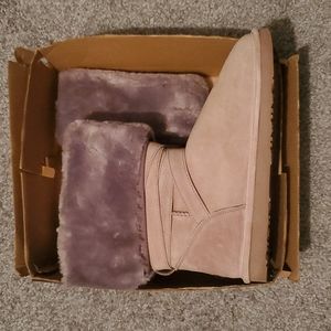 Taupe fur boots